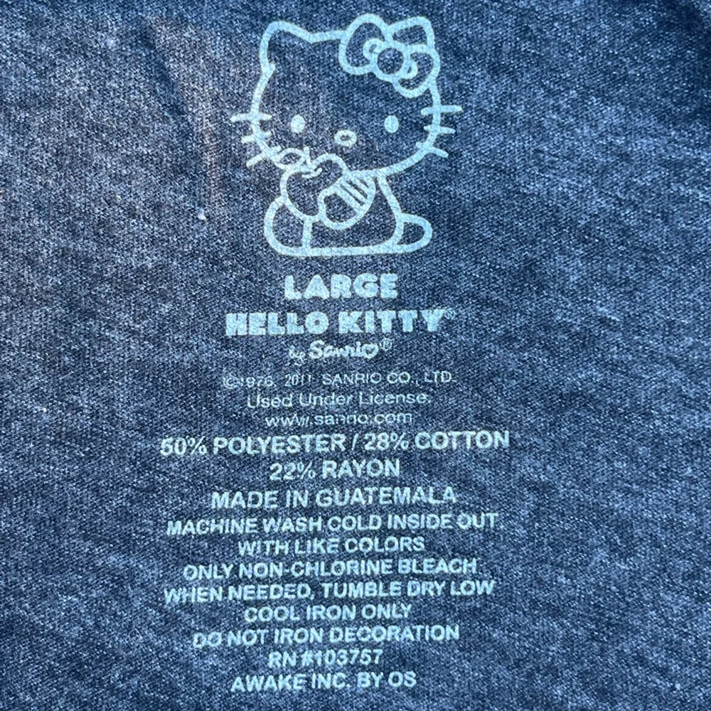 Y2K Sanrio; Hello Kitty; Grey; Long Sleeve; Graphic Tee; Minor Wear; Women’s S - Picture 6 of 6